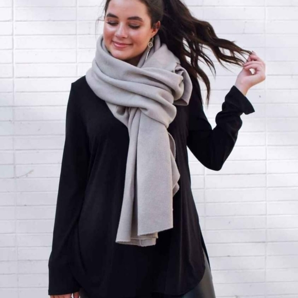 Shawl collar sweater vest - Picture 7 of 7